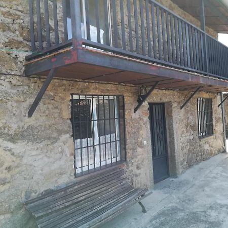 Casa Rural Valdecorneja Hoyorredondo エクステリア 写真