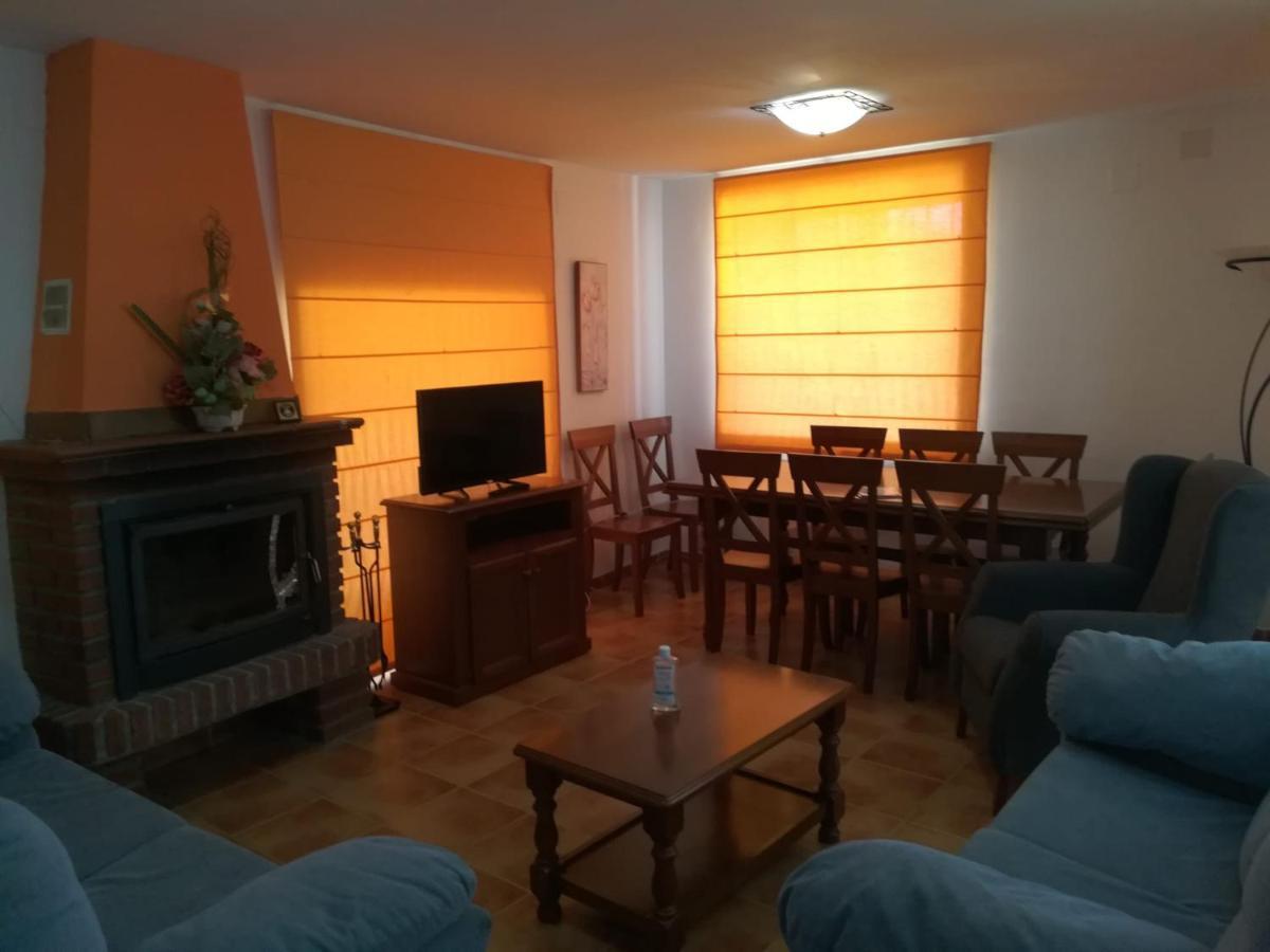 Casa Rural Valdecorneja Hoyorredondo エクステリア 写真