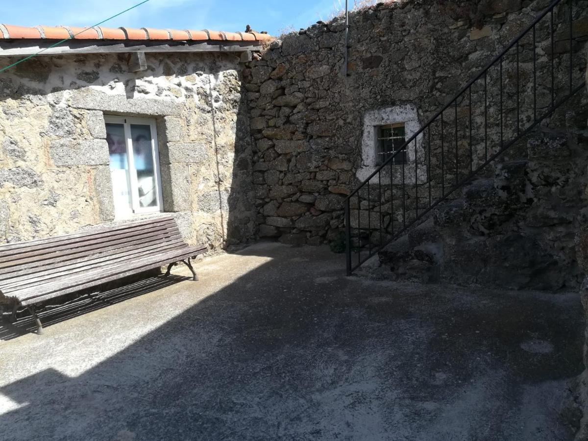 Casa Rural Valdecorneja Hoyorredondo エクステリア 写真