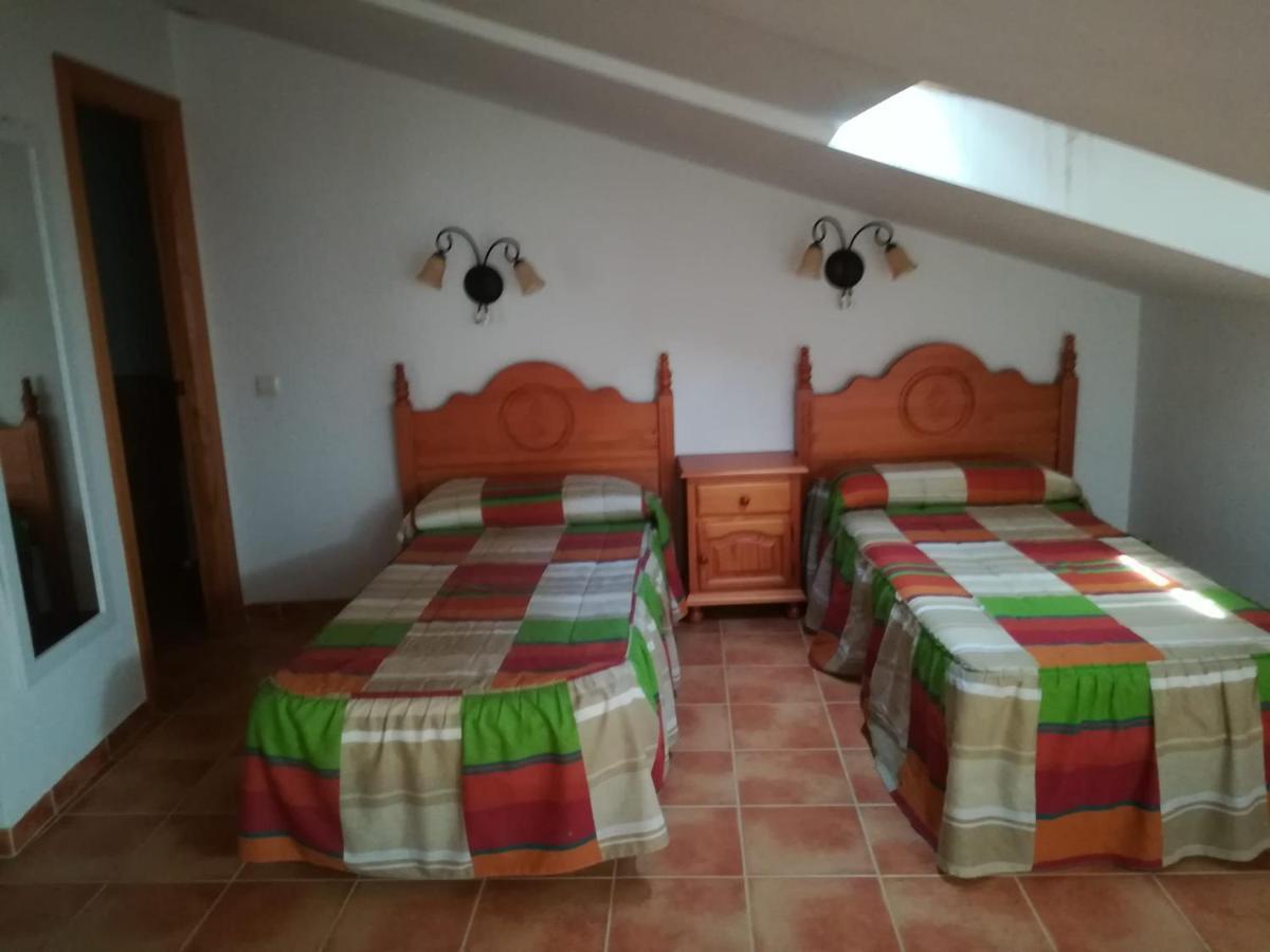 Casa Rural Valdecorneja Hoyorredondo エクステリア 写真